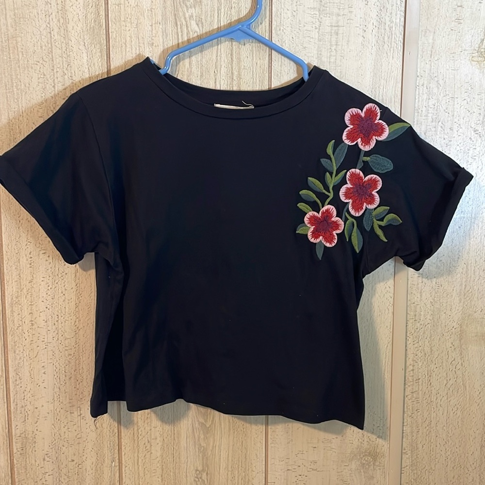 Roolee Embroidered Crop Tee